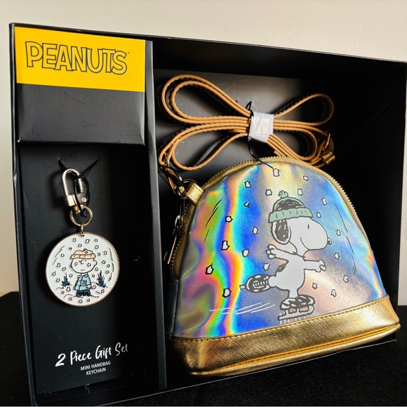 Peanuts | Bags | Rare Peanuts Snoopy Crossbody Bag Gift Set With Mini ...